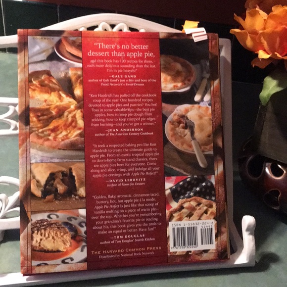 Apple Pie Cookbook by Ken Haedrich - Picture 2 of 4